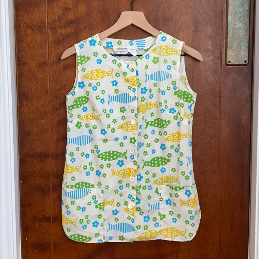 Vintage fishy sleeveless shirt!